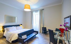 RHS Rienzo Suites